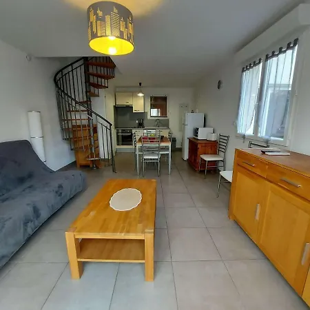 Maison Climatisee En Duplex, 2 Chambres, Terrasse, Garage A 250m De La - Fr-1-326-754 Holiday home *
