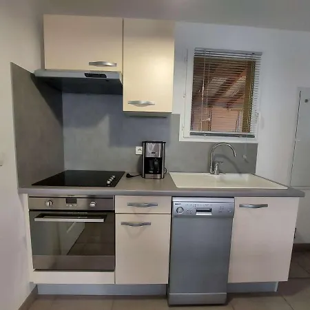 Holiday home Maison Climatisee En Duplex, 2 Chambres, Terrasse, Garage A 250m De La - Fr-1-326-754 *