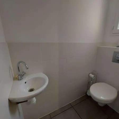 Maison Climatisee En Duplex, 2 Chambres, Terrasse, Garage A 250m De La - Fr-1-326-754 *